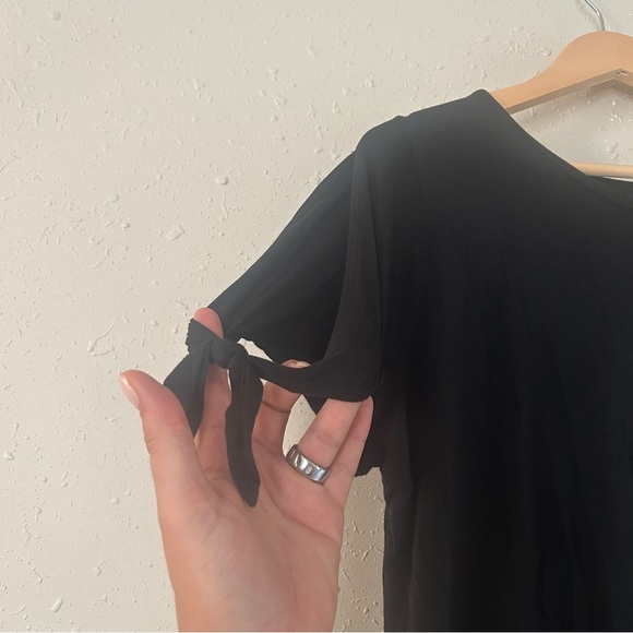 🦋 Old Navy Black Tie-Sleeve Short Sleeve Top Casual Neutral Comfy Stretch Large - Picture 3 of 7